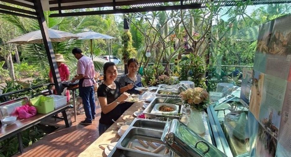 For sale 11 bedrooms hotel in Mueang Samut Songkhram, Samut Songkhram