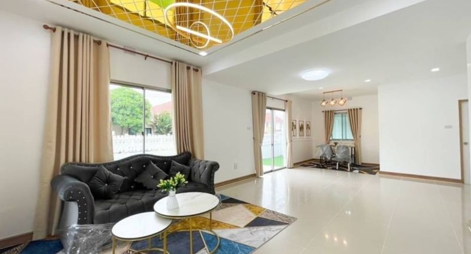 For sale 3 bedrooms house in Si Racha, Chonburi