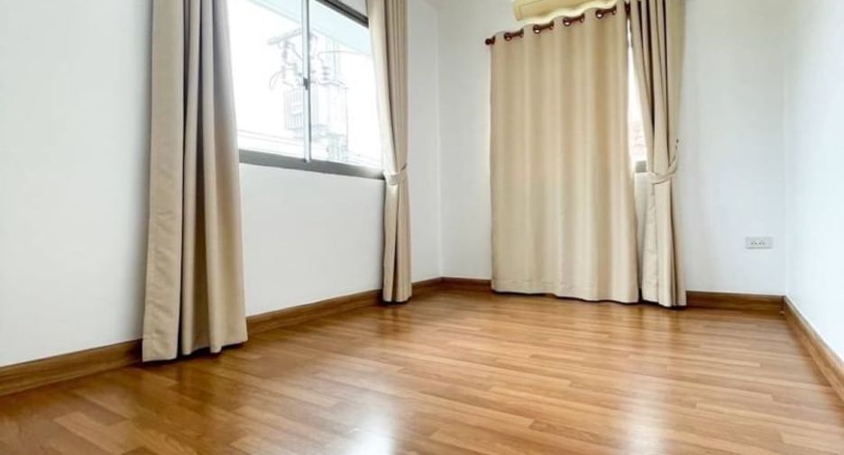 For sale 3 bedrooms house in Si Racha, Chonburi