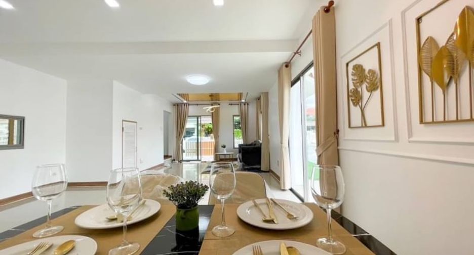 For sale 3 bedrooms house in Si Racha, Chonburi