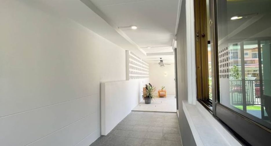 For sale 3 bedrooms house in Si Racha, Chonburi