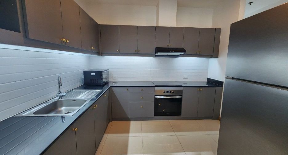 Apartment zur Miete mit 3 Zimmer in Khlong Toei, Bangkok