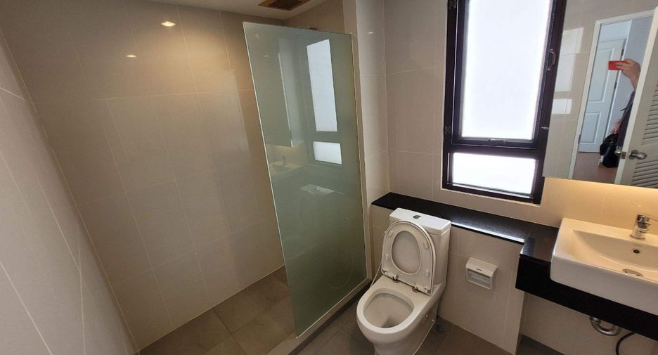 For rent 2 bedrooms apartment in Khlong Toei, Bangkok