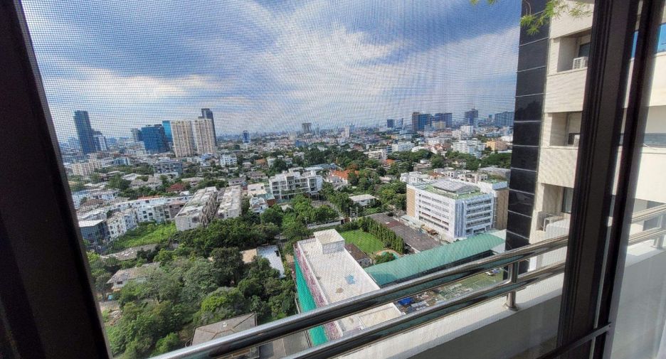 For rent 2 bedrooms apartment in Khlong Toei, Bangkok
