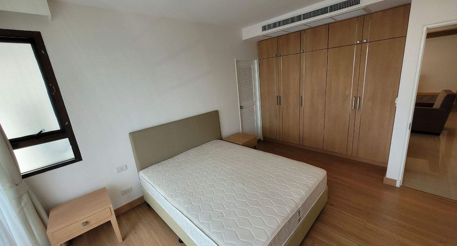 For rent 2 bedrooms apartment in Khlong Toei, Bangkok
