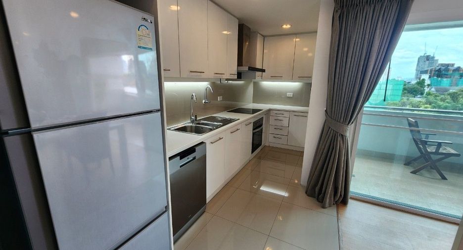 For rent 2 bedrooms apartment in Khlong Toei, Bangkok