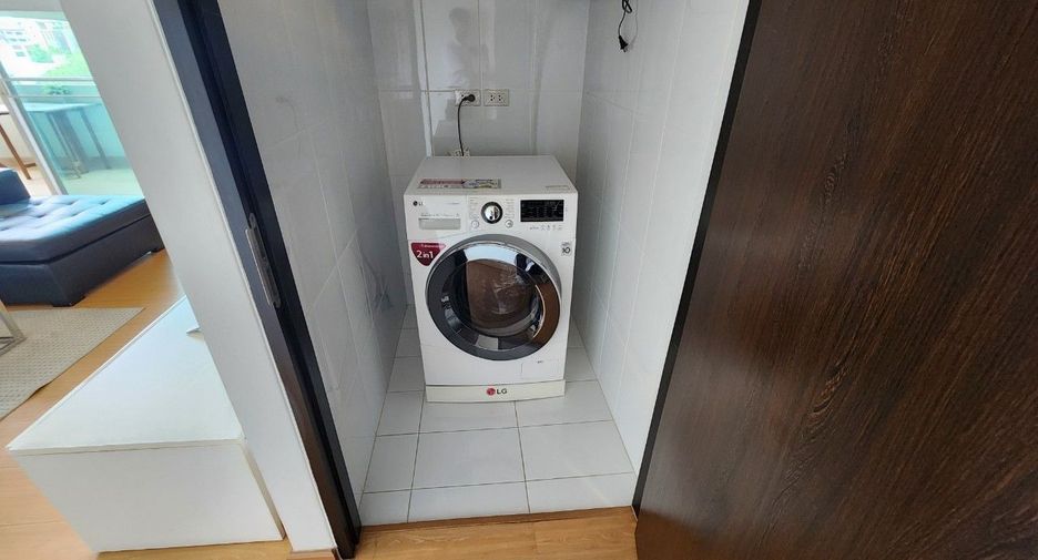 For rent 2 bedrooms apartment in Khlong Toei, Bangkok