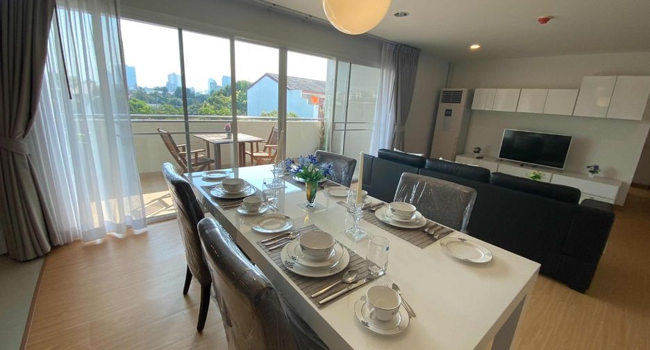 For rent 2 bedrooms apartment in Khlong Toei, Bangkok