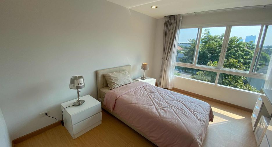 For rent 2 bedrooms apartment in Khlong Toei, Bangkok