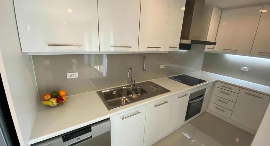 For rent 2 bedrooms apartment in Khlong Toei, Bangkok