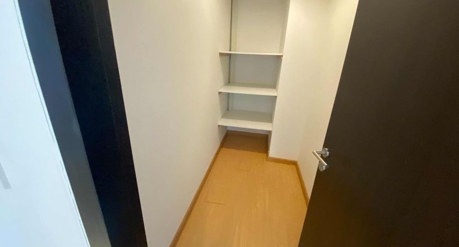 For rent 2 bedrooms apartment in Khlong Toei, Bangkok