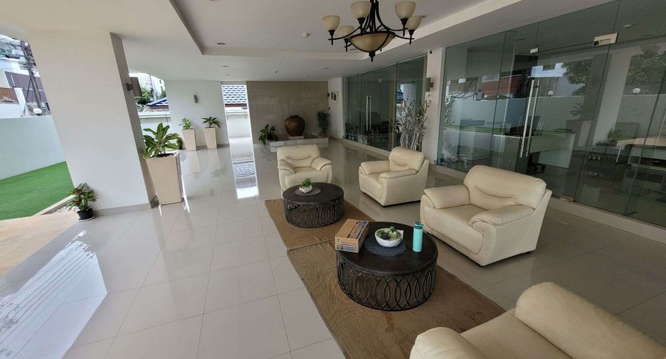 For rent 2 bedrooms apartment in Khlong Toei, Bangkok