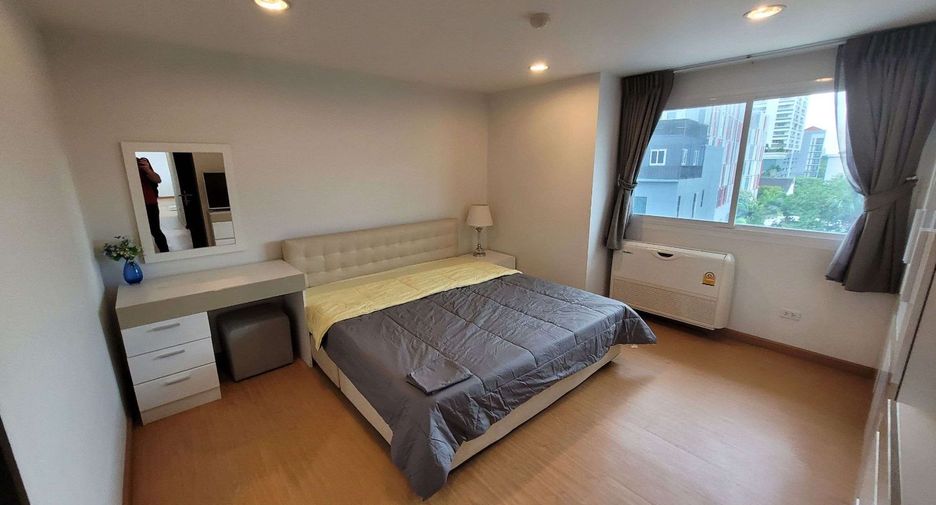 For rent 2 bedrooms apartment in Khlong Toei, Bangkok