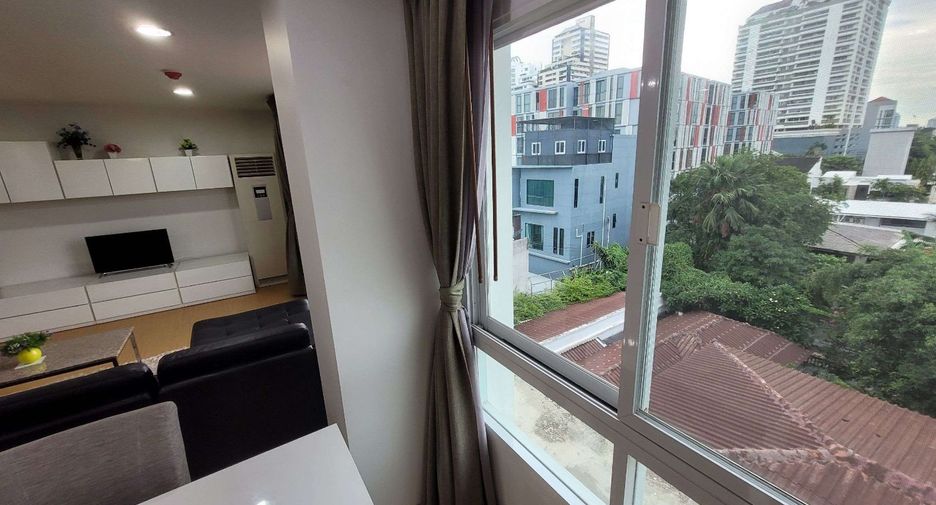 For rent 2 bedrooms apartment in Khlong Toei, Bangkok