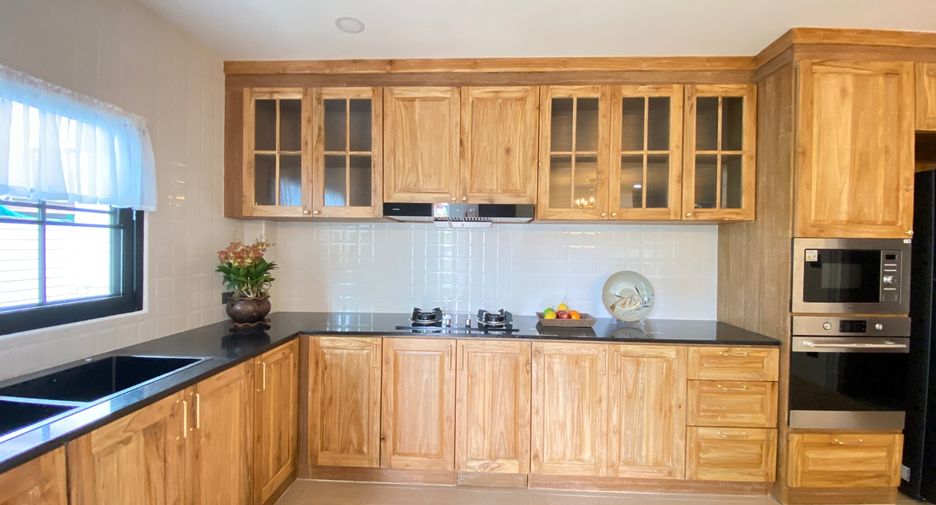 For rent and for sale 3 bedrooms house in San Kamphaeng, Chiang Mai
