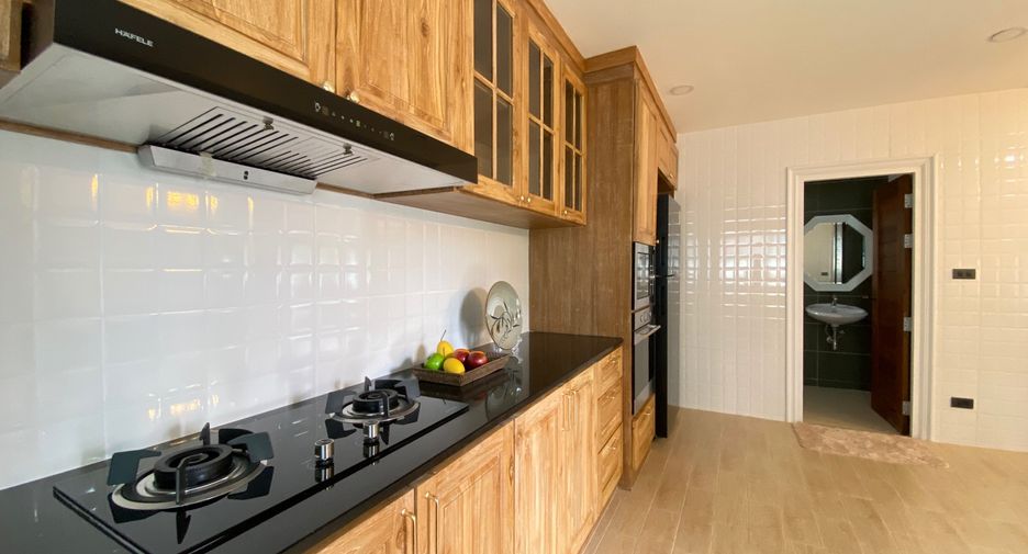 For rent and for sale 3 bedrooms house in San Kamphaeng, Chiang Mai