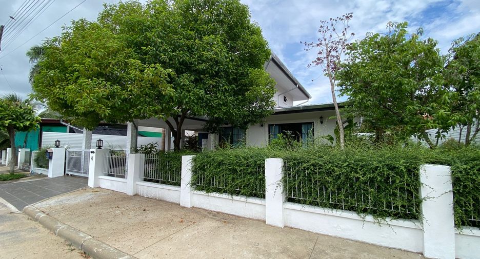 For rent and for sale 3 bedrooms house in San Kamphaeng, Chiang Mai