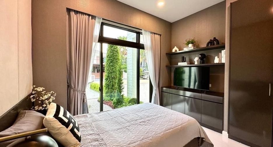 Haus zur Miete mit 5 Zimmer in Lat Krabang, Bangkok