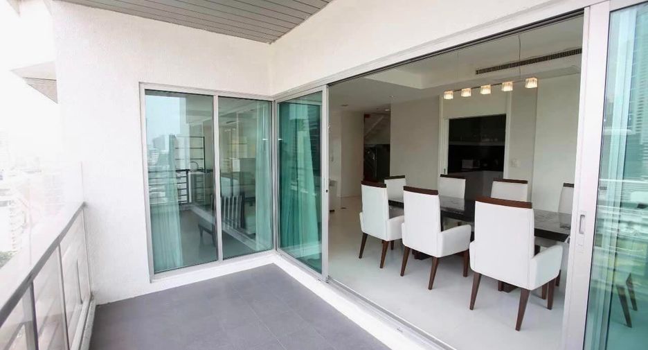 For rent 4 bedrooms condo in Pathum Wan, Bangkok
