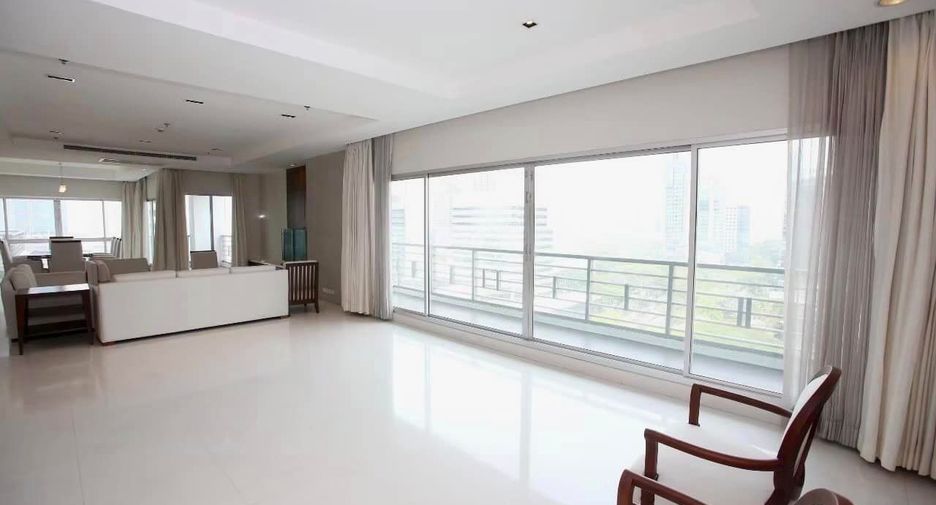 For rent 4 bedrooms condo in Pathum Wan, Bangkok