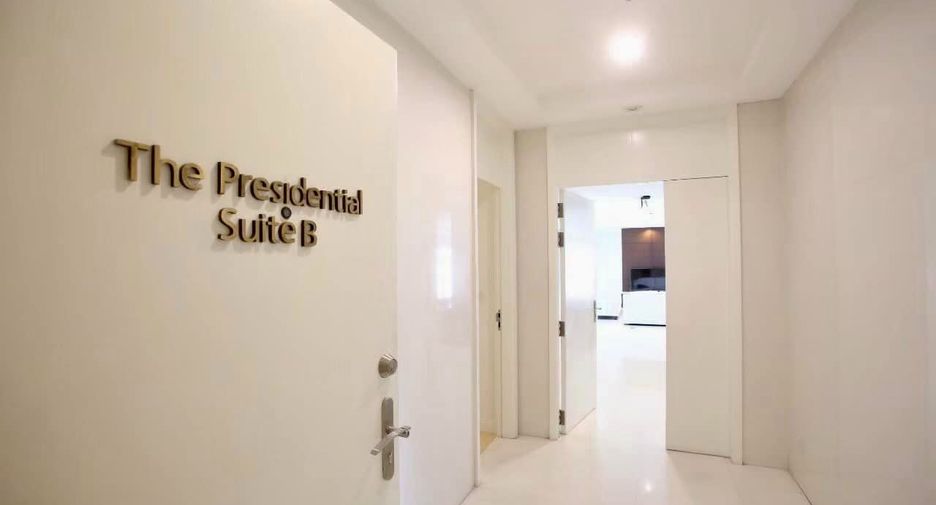For rent 4 bedrooms condo in Pathum Wan, Bangkok