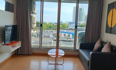 For sale 2 bed condo in Khlong Toei, Bangkok