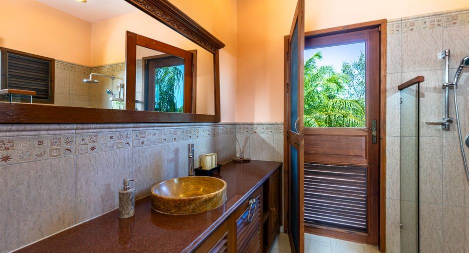 Villa zum Kauf mit 4 Zimmer in Thalang, Phuket