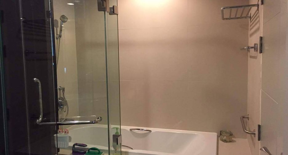 For sale 1 bed condo in Khlong Toei, Bangkok