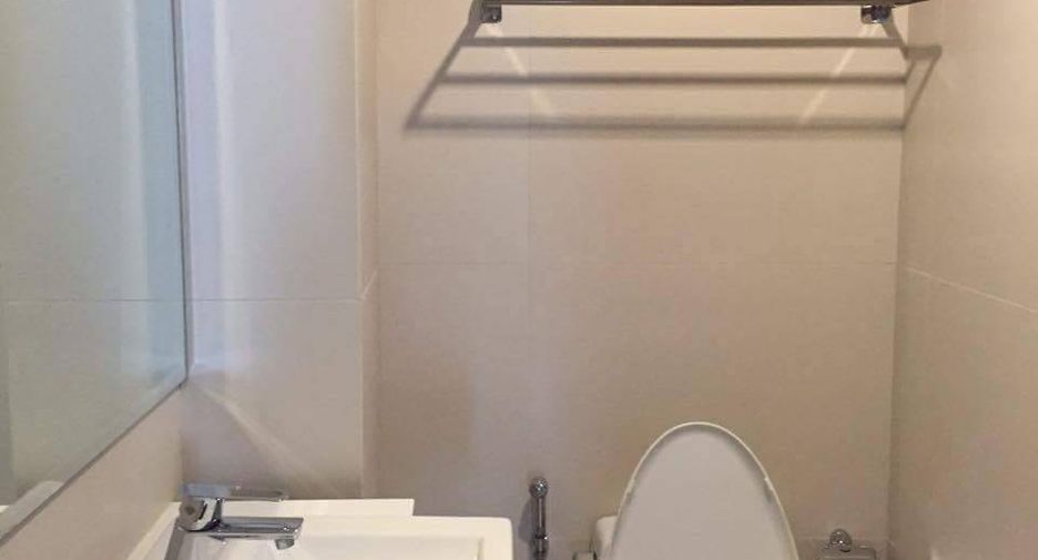 For sale 1 bed condo in Khlong Toei, Bangkok