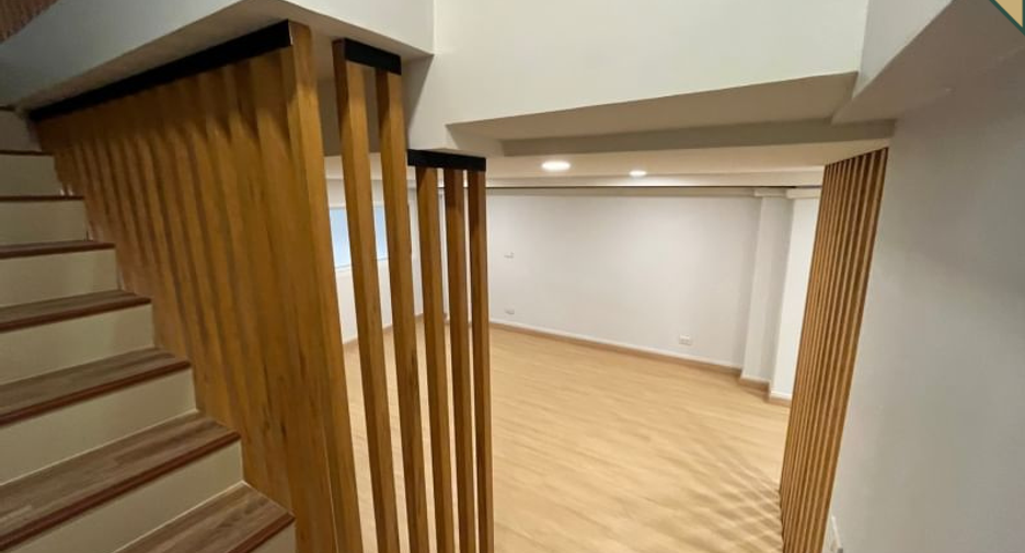 For sale 4 bedrooms retail Space in Yan Nawa, Bangkok