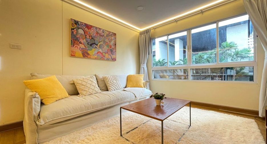 For rent 3 bedrooms condo in Khlong Toei, Bangkok
