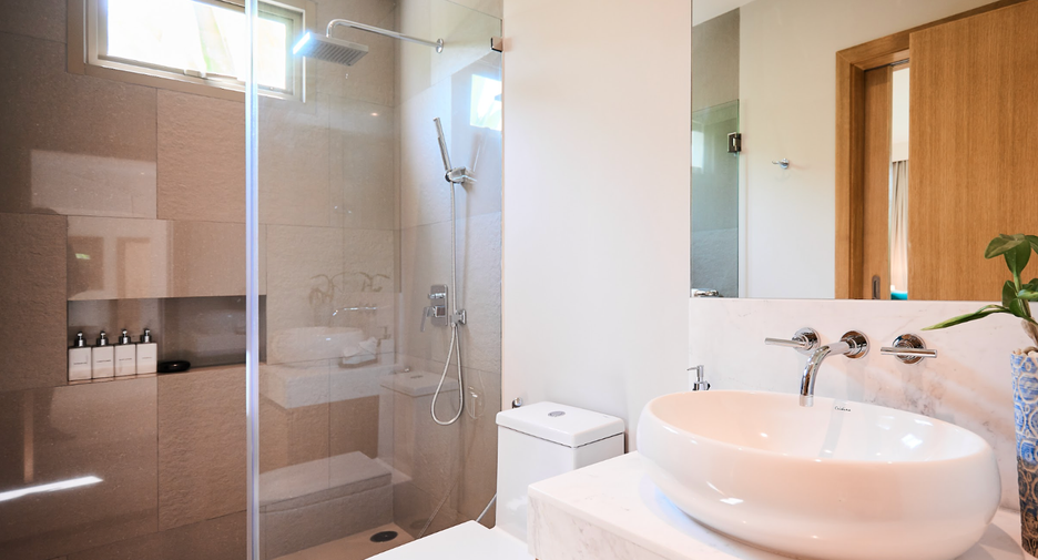 For sale 4 bedrooms villa in Thalang, Phuket