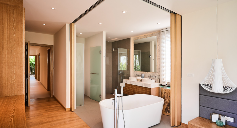 For sale 4 bedrooms villa in Thalang, Phuket