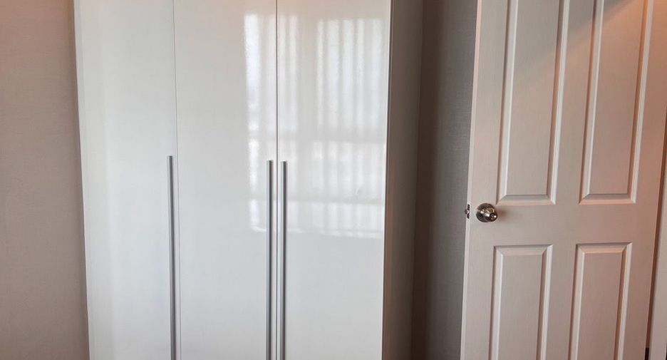 For rent and for sale 3 bedrooms condo in Huai Khwang, Bangkok