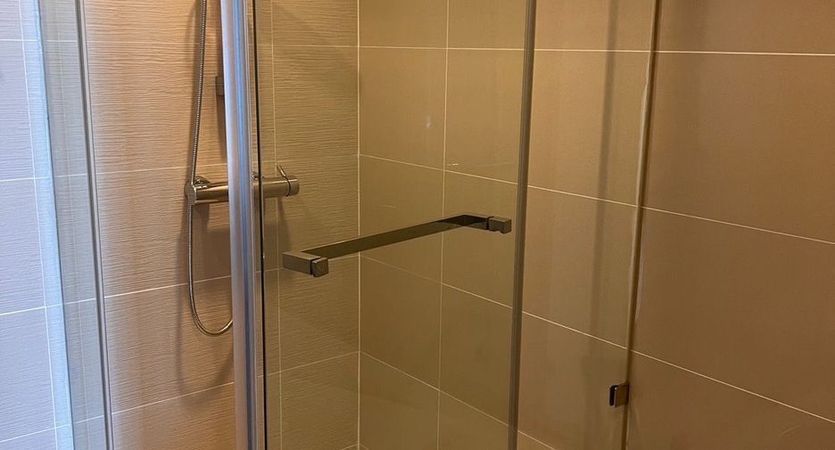 For rent and for sale 3 bedrooms condo in Huai Khwang, Bangkok