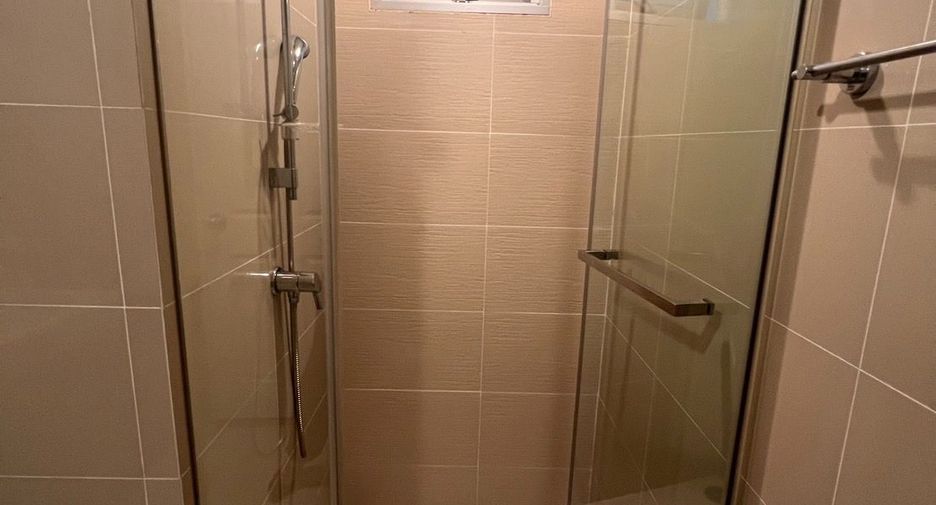 For rent and for sale 3 bedrooms condo in Huai Khwang, Bangkok