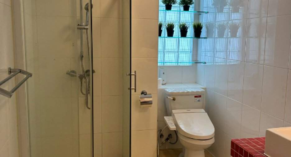 For sale 3 bedrooms condo in Sathon, Bangkok
