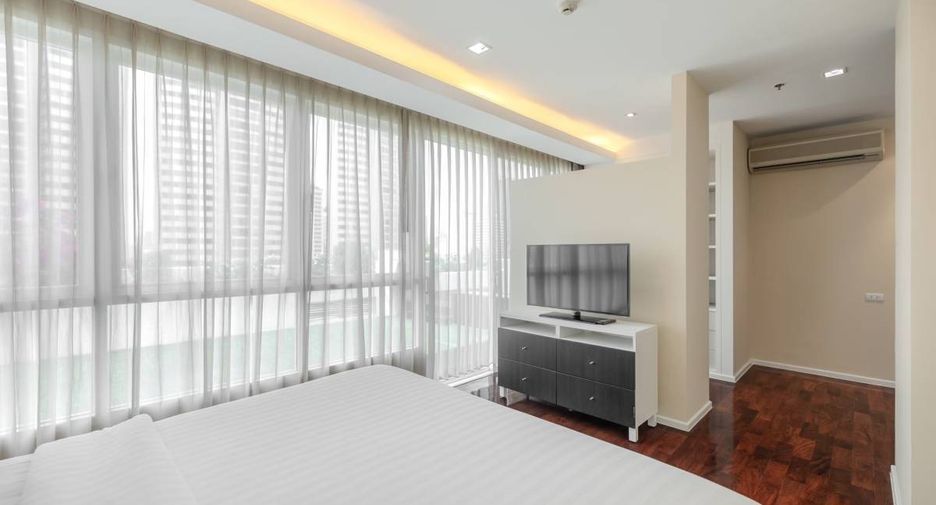 For rent 3 bedrooms condo in Khlong Toei, Bangkok