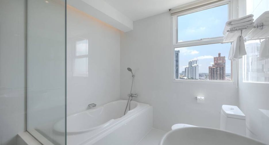 For rent 3 bedrooms condo in Khlong Toei, Bangkok