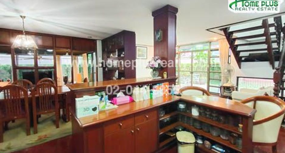 Haus zum Kauf mit 3 Zimmer in Watthana, Bangkok
