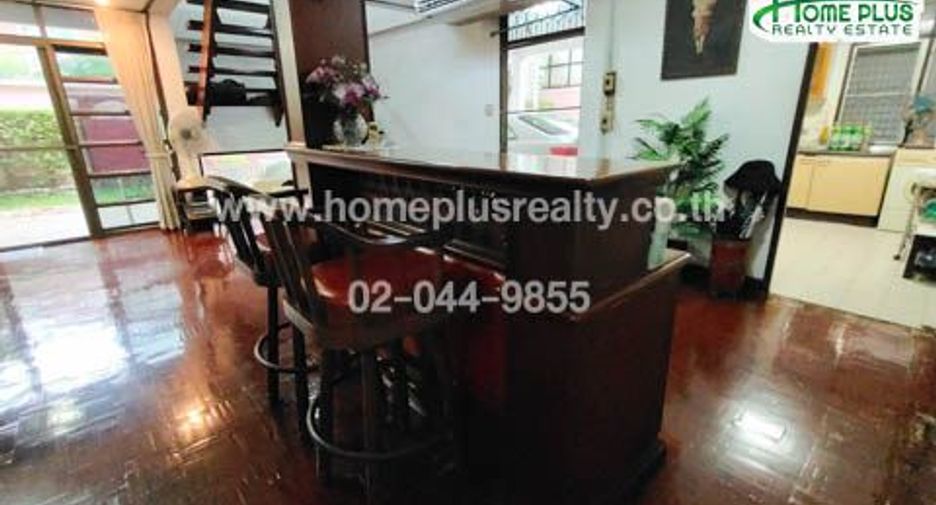 Haus zum Kauf mit 3 Zimmer in Watthana, Bangkok