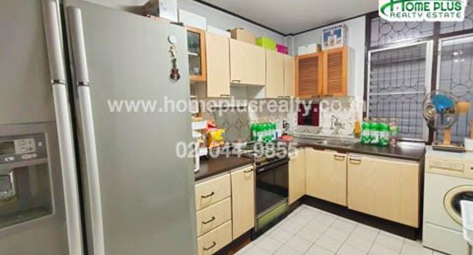 Haus zum Kauf mit 3 Zimmer in Watthana, Bangkok