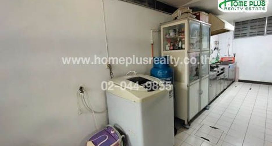 Haus zum Kauf mit 3 Zimmer in Watthana, Bangkok