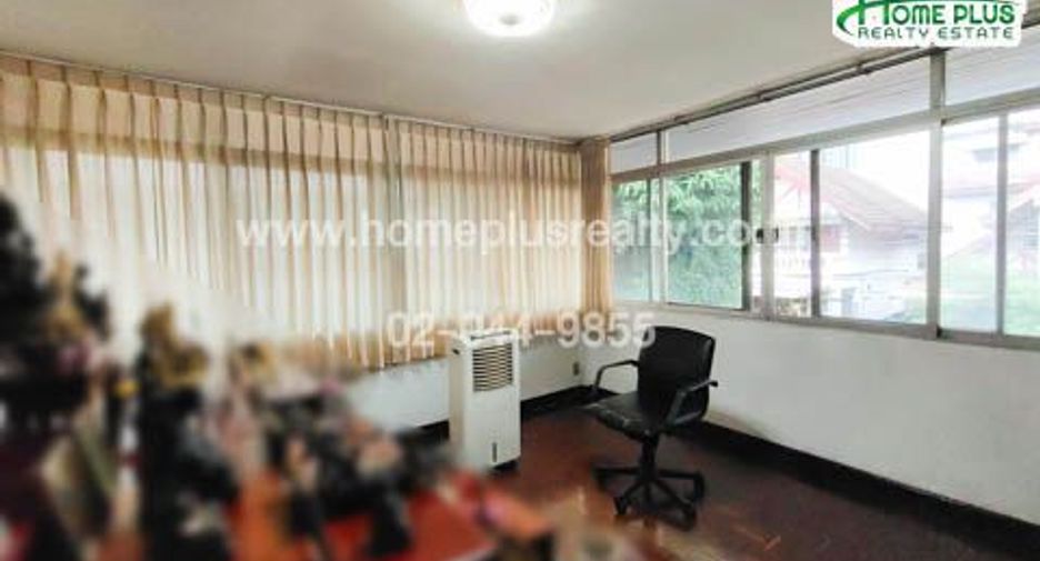 Haus zum Kauf mit 3 Zimmer in Watthana, Bangkok
