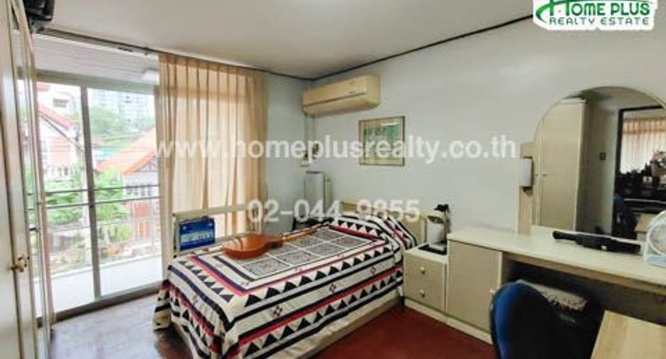 Haus zum Kauf mit 3 Zimmer in Watthana, Bangkok