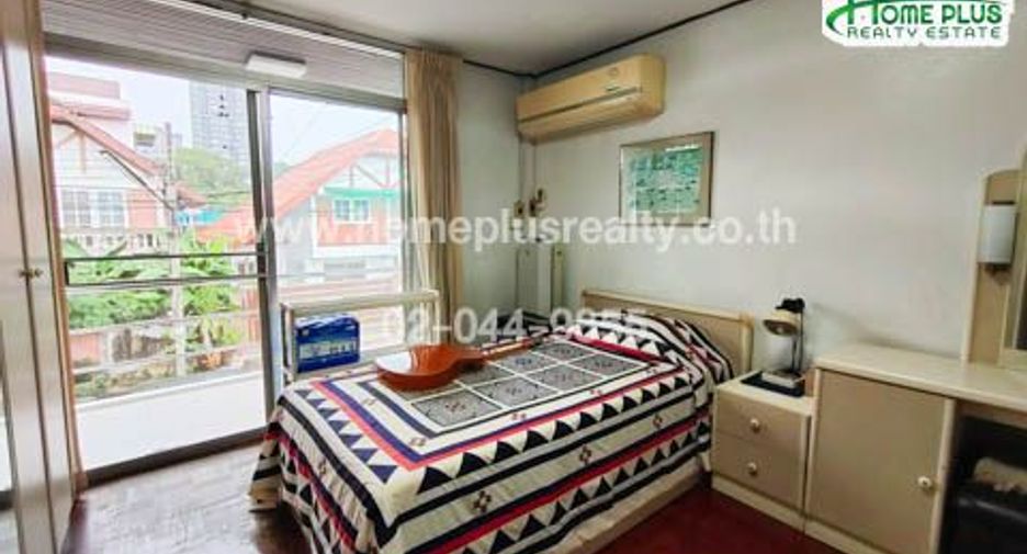 Haus zum Kauf mit 3 Zimmer in Watthana, Bangkok