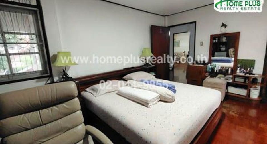 Haus zum Kauf mit 3 Zimmer in Watthana, Bangkok