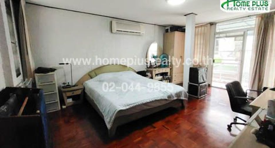 Haus zum Kauf mit 3 Zimmer in Watthana, Bangkok