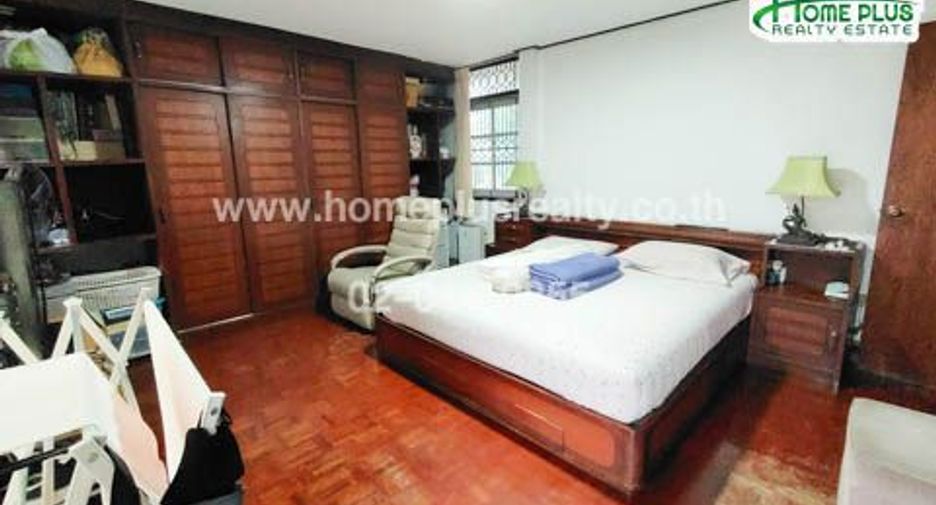Haus zum Kauf mit 3 Zimmer in Watthana, Bangkok