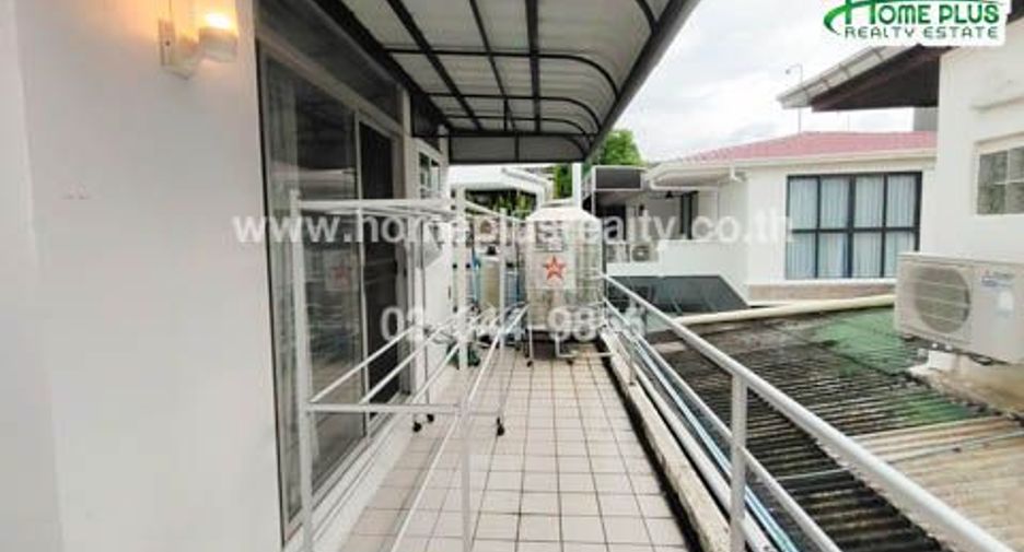 Haus zum Kauf mit 3 Zimmer in Watthana, Bangkok